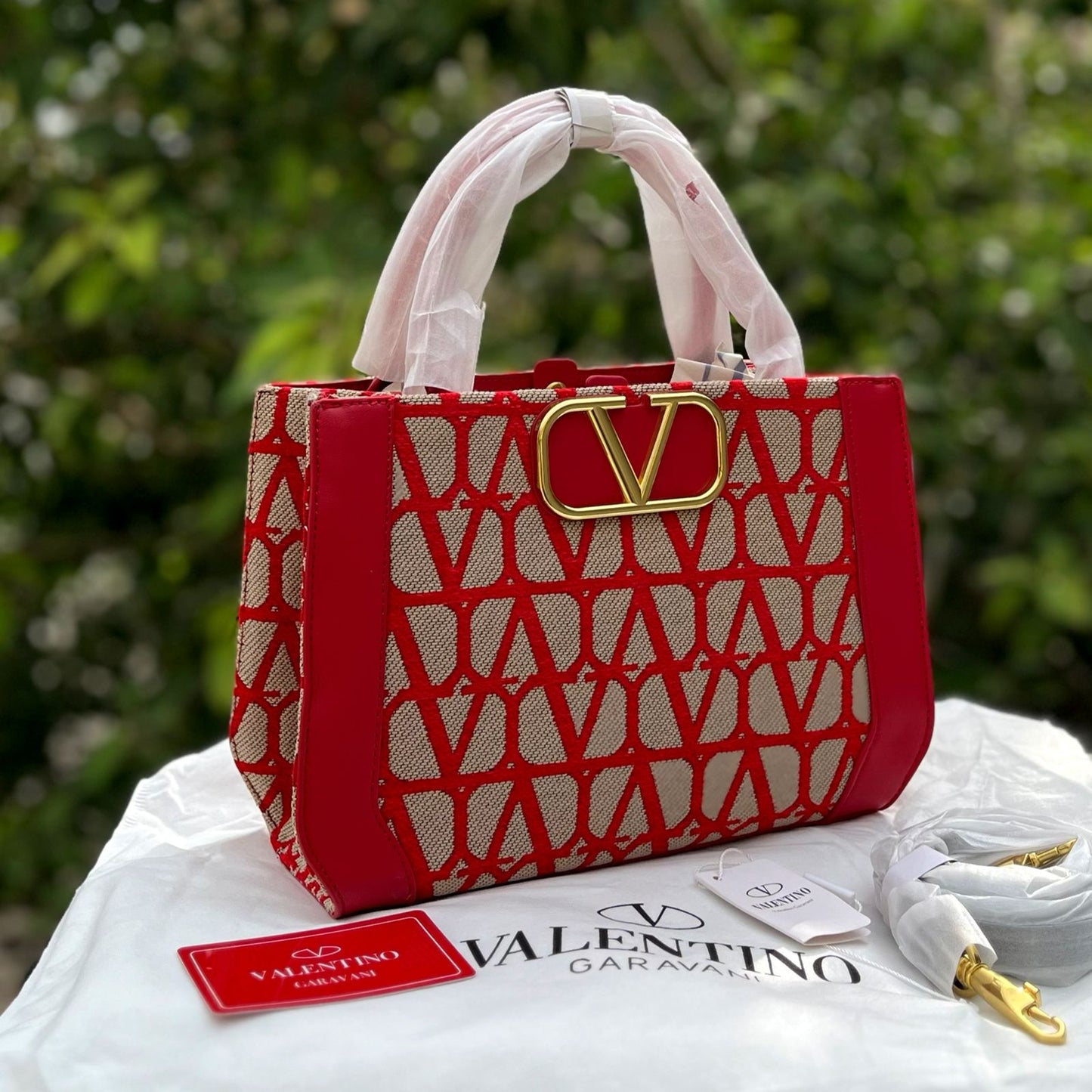 VALENTINOO