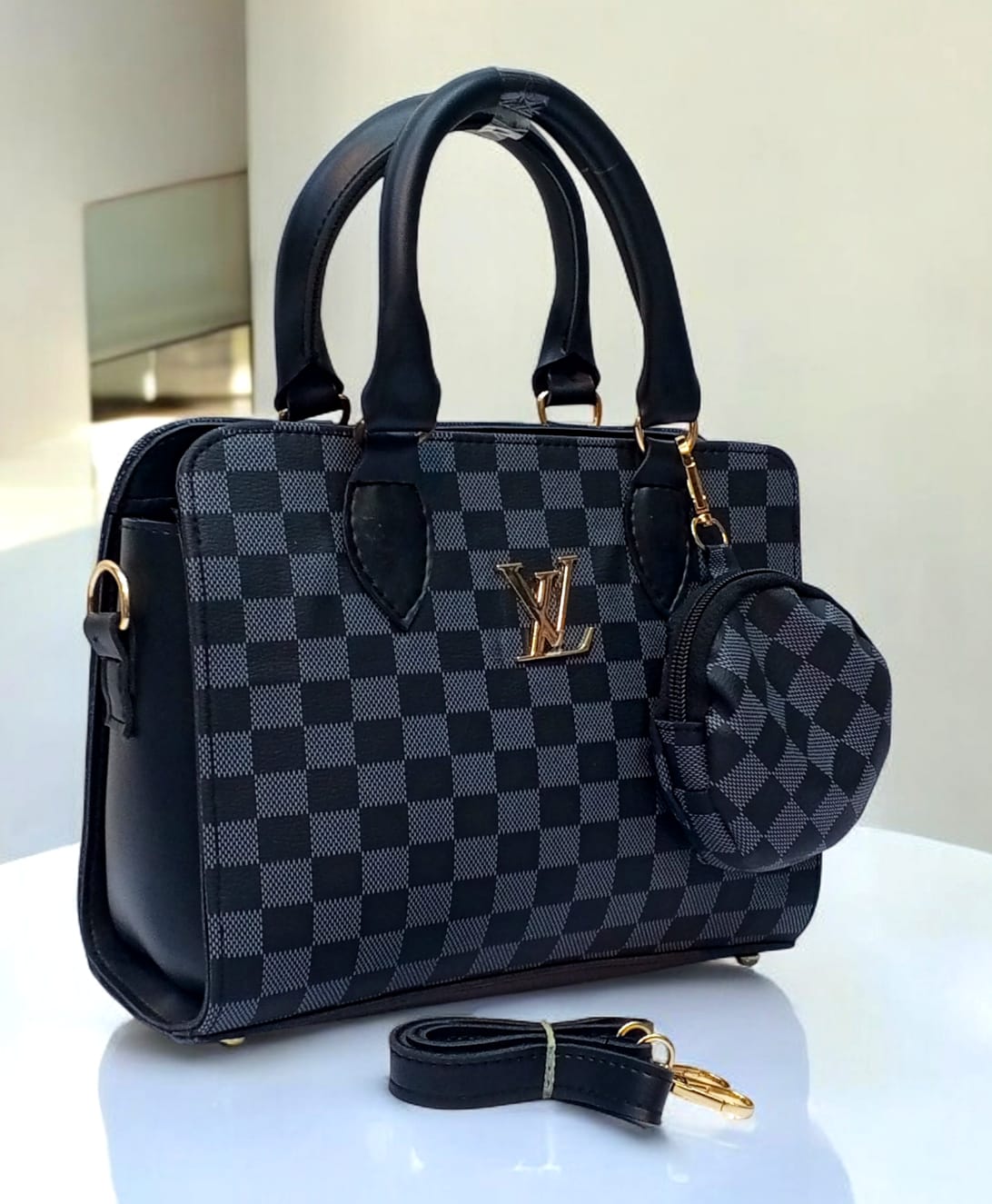 LV