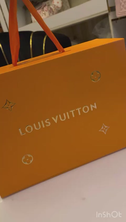 LOUIIS VUITTON